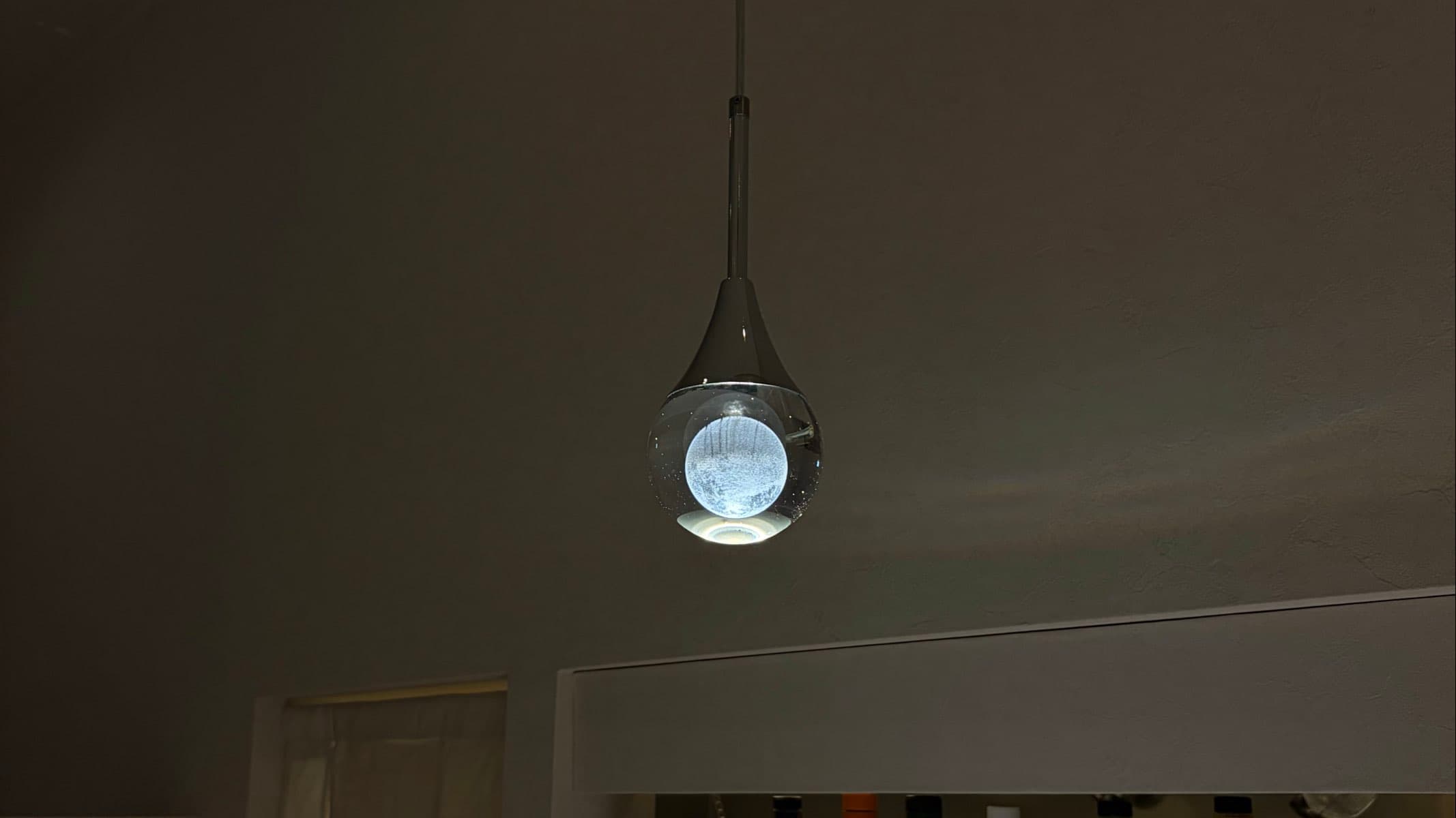 満月の形の照明