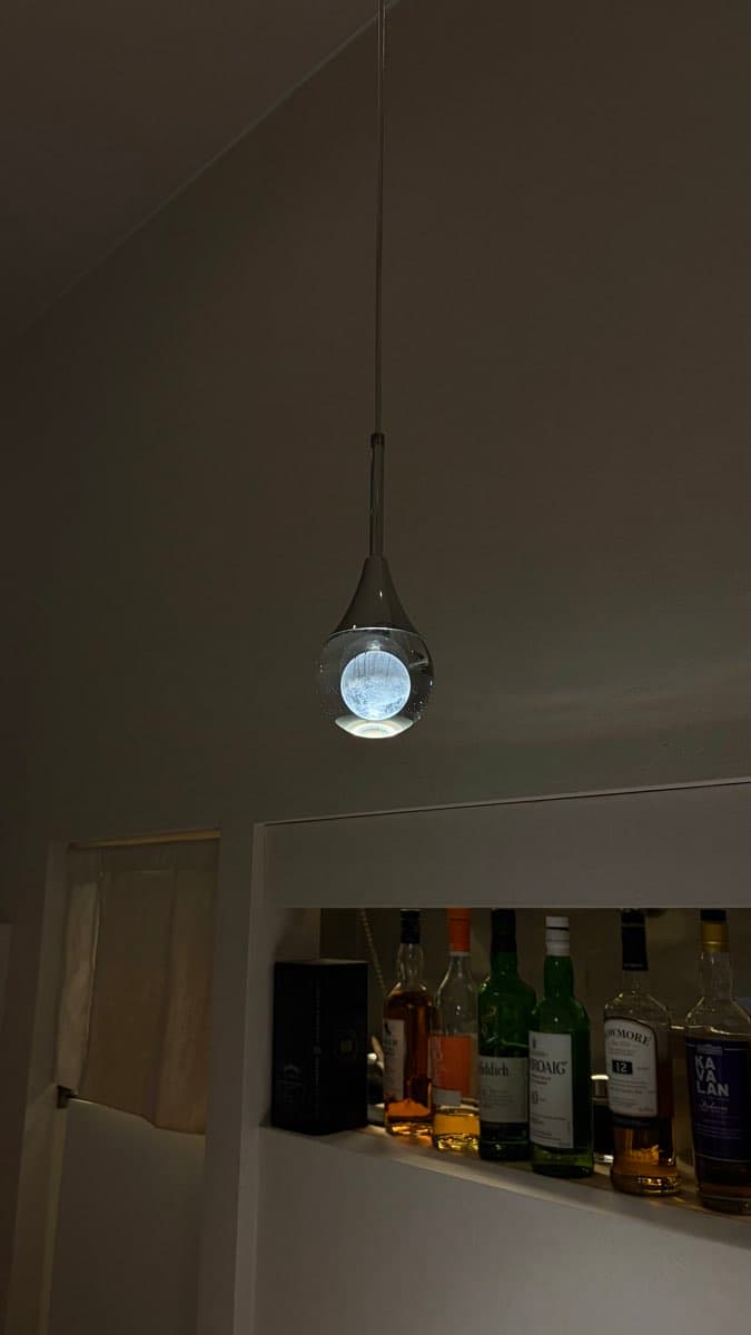 満月の形の照明